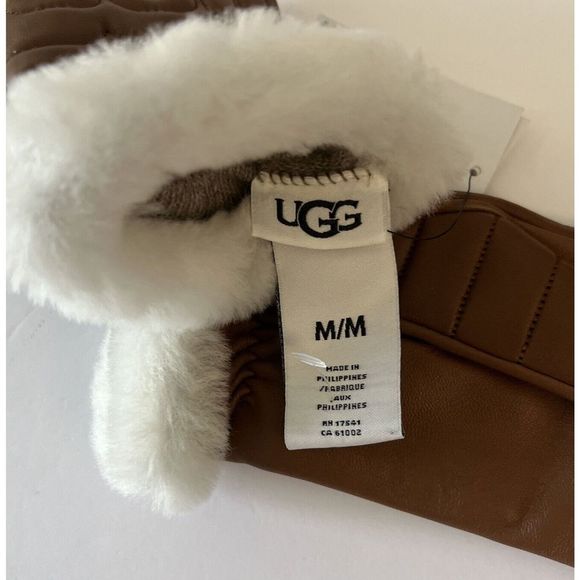 UGG Womens Sz Medium LEATHER CASHMERE QUILTED LOGO TECH GLOVES $145 - Picture 5 of 6